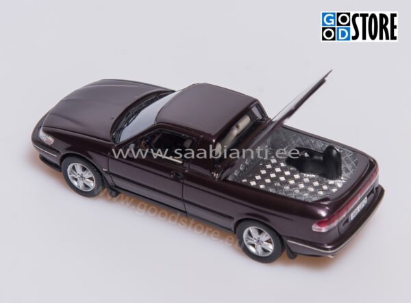 SAAB-900-PickUp_open_bed